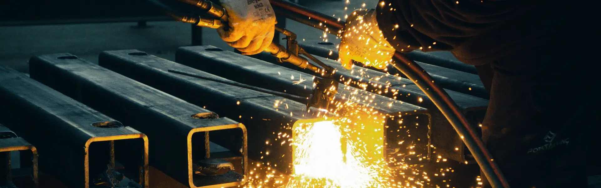 our-services-image-of-metallalex